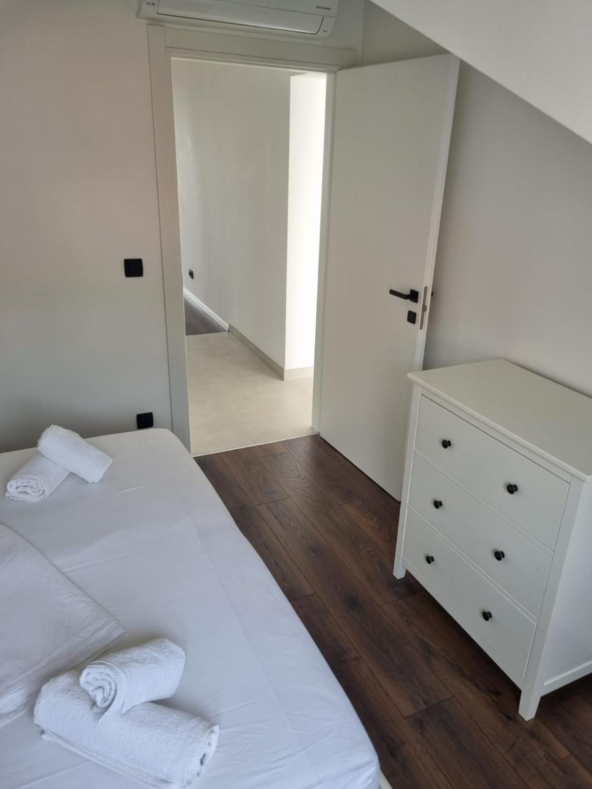 Superior Apartments Luka Bol Luaran gambar